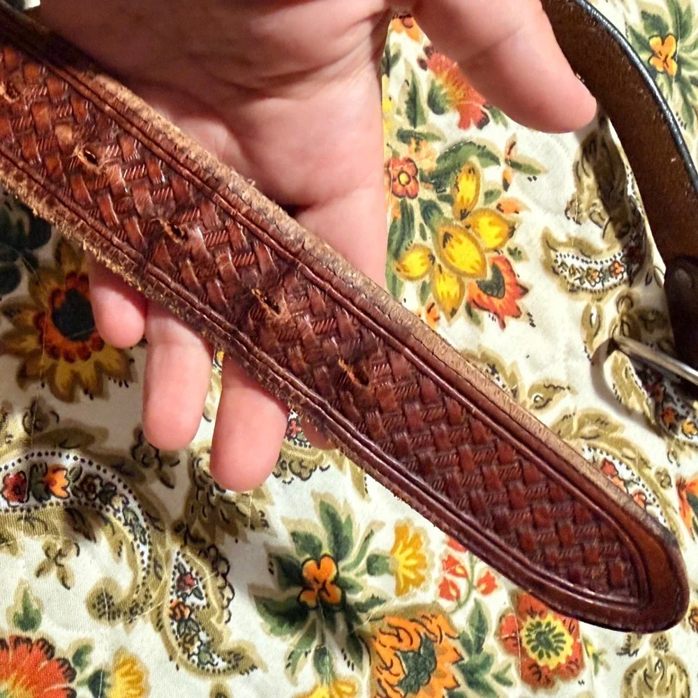 Leegin vintage Brown Leather Basketweave Western Belt w. Stitching Silver Buckle